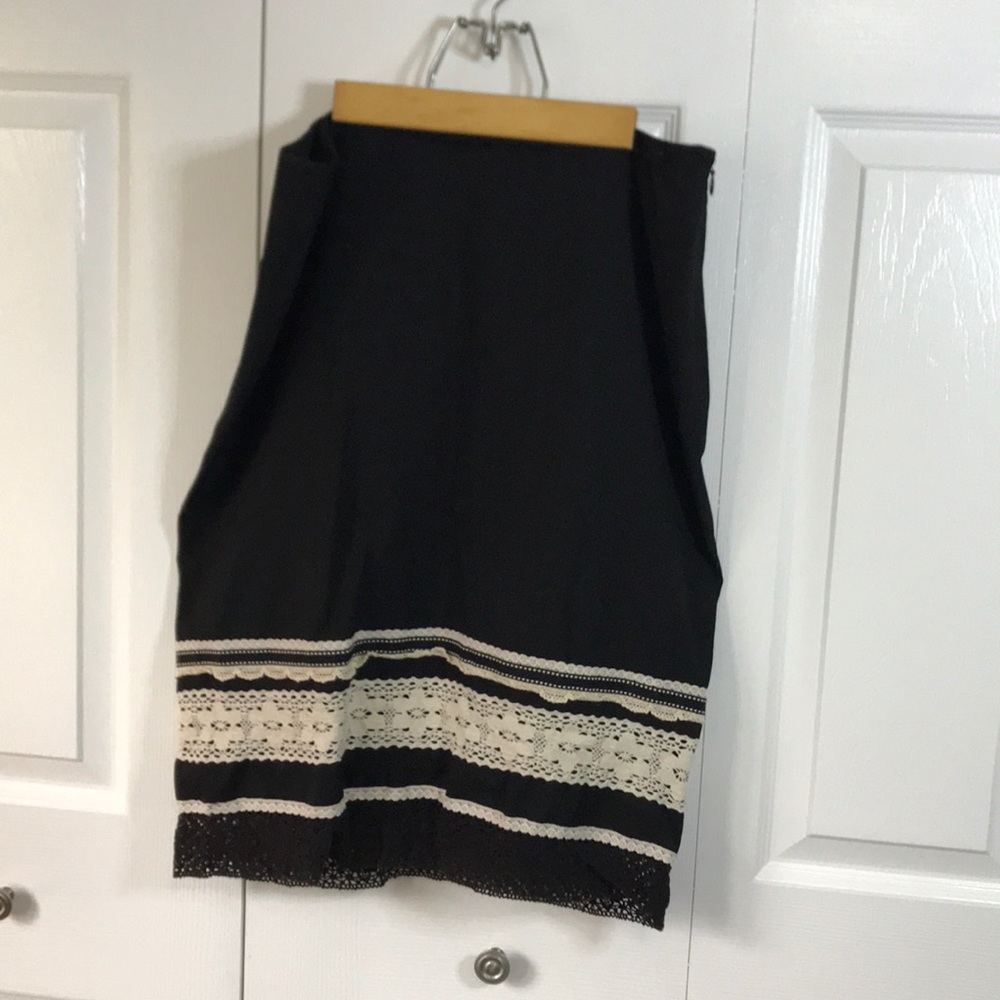 The Limited Stretch Skirt